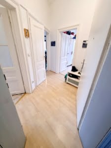 VERMIETET! Altbaucharme pur! Top Lage Bornheim auf der Berger Str.: Sonnige 3- Zimmerwohnung
