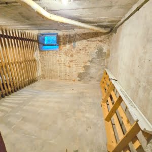 VERMIETET! Alles Neu Renoviert in 2024! Großzügige 2 Zimmerwohnung mit Balkon + Einbauküche – zentral in Hanau