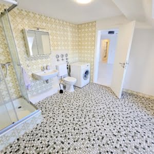 VERMIETET! Alles Neu Renoviert! Großzügige 1 Zimmerwohnung mit separater Küche – zentral in Hanau