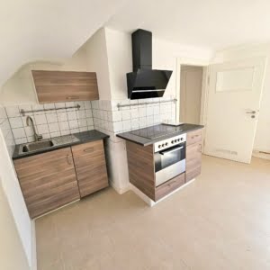 VERMIETET! Alles Neu Renoviert in 2024! Großzügige 2 Zimmerwohnung mit Balkon + Einbauküche – zentral in Hanau