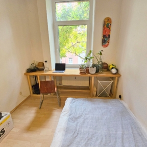 VERMIETET! Altbaucharme mitten im Leben von Alt-Sachsenhausen: Gemütliche 3 Zimmer- Altbauwohnung mit Wannenbad