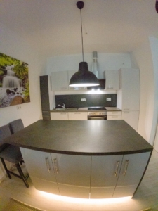 VERMIETET! Moderne + sonnige 3,5 Zimmer mit offener Küche + 2 schicke Bäder – zentral in Langen