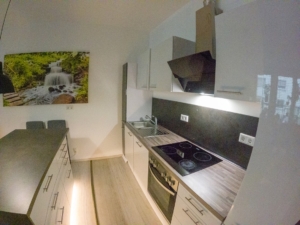 VERMIETET! Moderne + sonnige 3,5 Zimmer mit offener Küche + 2 schicke Bäder – zentral in Langen