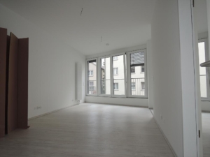 VERMIETET! Moderne + sonnige 3,5 Zimmer mit offener Küche + 2 schicke Bäder – zentral in Langen