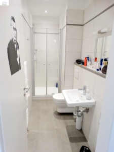 VERMIETET! Moderne + sonnige 3,5 Zimmer mit offener Küche + 2 schicke Bäder – zentral in Langen