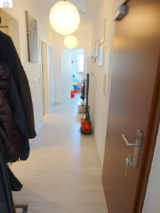 VERMIETET! Moderne + sonnige 3,5 Zimmer mit offener Küche + 2 schicke Bäder – zentral in Langen