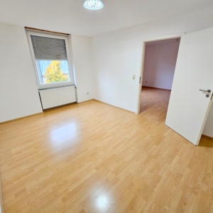 VERMIETET! Komplett renoviert! Sonnige 2-Zimmer Wohnung + Gartennutz.- mainnah in Fechenheim