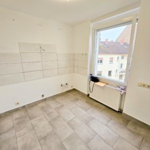 VERMIETET! Komplett renoviert! Sonnige 2-Zimmer Wohnung + Gartennutz.- mainnah in Fechenheim