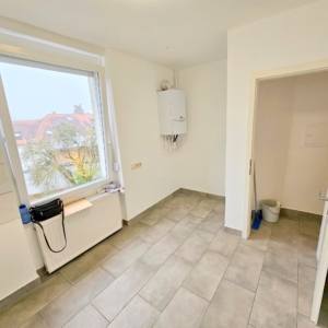 VERMIETET! Komplett renoviert! Sonnige 2-Zimmer Wohnung + Gartennutz.- mainnah in Fechenheim