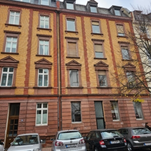 VERMIETET! Top Lage Sachsenhausen! 4 sonnige Zimmer ganz oben im Altbau – in direkter Nähe zur Schweizer Straße