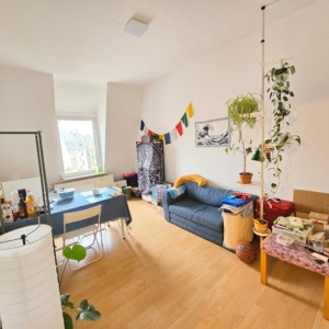VERMIETET! Top Lage Sachsenhausen! 4 sonnige Zimmer ganz oben im Altbau – in direkter Nähe zur Schweizer Straße