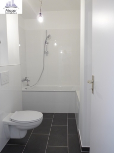VERMIETET! Schick komplett renoviert! Gemütlich 2 Zimmerwohnung mit Balkon ruhig in Bad Homburg