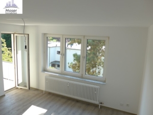 VERMIETET! Schick komplett renoviert! Gemütlich 2 Zimmerwohnung mit Balkon ruhig in Bad Homburg