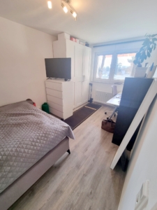 VERMIETET! Schick komplett renoviert! Gemütlich 2 Zimmerwohnung mit Balkon ruhig in Bad Homburg