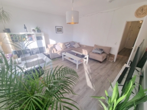 VERMIETET! Schick komplett renoviert! Gemütlich 2 Zimmerwohnung mit Balkon ruhig in Bad Homburg