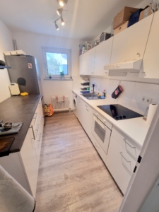 VERMIETET! Schick komplett renoviert! Gemütlich 2 Zimmerwohnung mit Balkon ruhig in Bad Homburg