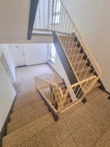 VERMIETET! Schick komplett renoviert! Gemütlich 2 Zimmerwohnung mit Balkon ruhig in Bad Homburg