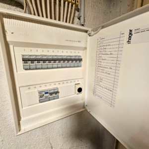 VERKAUFT! Reine Kapitalanlage! 100% Eigenkapital erforderlich wegen Nießbrauchrecht – Gepflegtes Reihenmittelhaus in guter Lage Schwalbach/Ts