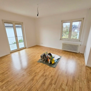 VERMIETET! Komplett neu renoviert! Tolle 4-Zimmerwohnung + große Sonnenterrasse – direkt am Stadtwald in Neu Isenburg