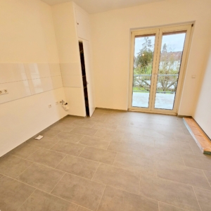 VERMIETET! Komplett neu renoviert! Tolle 4-Zimmerwohnung + große Sonnenterrasse – direkt am Stadtwald in Neu Isenburg