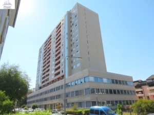 VERMIETET! WOW! TOP SKYLINEBLICK + POOL+SAUNA im Haus! Großes 1 Zimmer Apartment mit Balkon. – Sachsenhausen nahe Lokalbahnhof