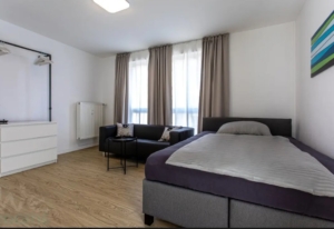 Möbliertes Wohnen auf Zeit! Sonniges und großes 1-Zimmer-Apartment mit Balkon – top Lage im Frankfurter Westend