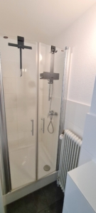 Möbliertes Wohnen auf Zeit! Top Nordend Lage! –  Großes + nagelneu möbliertes 1- Zimmer Studio mit großem Balkon
