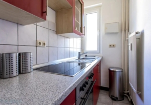 Möbliertes Wohnen auf Zeit! Sonniges und großes 1-Zimmer-Apartment mit Balkon – top Lage im Frankfurter Westend