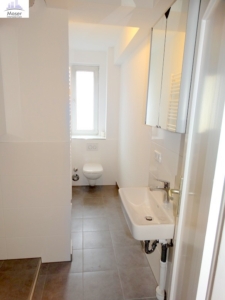 VERMIETET! Schick + gemütlich! 2- Zimmerwohnung inkl. EBK und mit Wintergarten zentral in Niederrad
