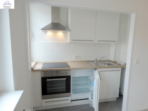 VERMIETET! Schick + gemütlich! 2- Zimmerwohnung inkl. EBK und mit Wintergarten zentral in Niederrad