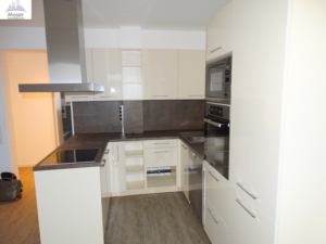 VERMIETET! Schicke 3-Zimmer Wohnung mit Terrasse + Rasen + Einbauküche in ruhiger Lage Rodgau-NiederRoden