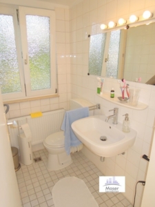 VERMIETET! Gemütliche 2-Zimmer DG-Wohnung (=2.OG) mit Dachterrasse – Top Lage Bornheim Nähe Parlamentsplatz