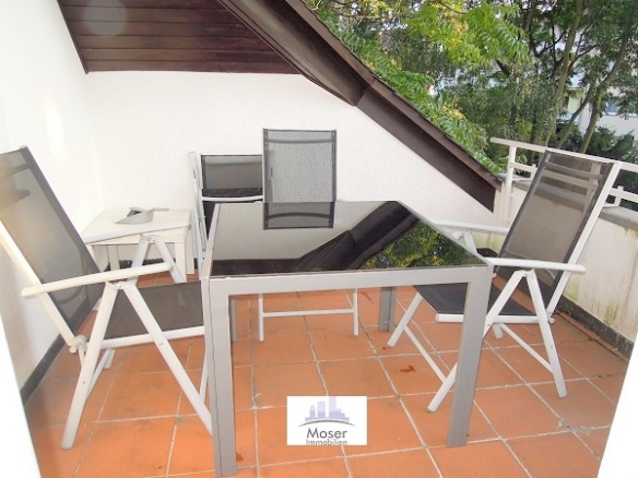 VERMIETET! Gemütliche 2-Zimmer DG-Wohnung (=2.OG) mit Dachterrasse – Top Lage Bornheim Nähe Parlamentsplatz