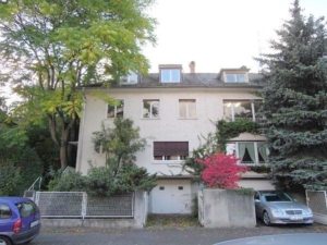 VERMIETET! Gemütliche 2-Zimmer DG-Wohnung (=2.OG) mit Dachterrasse – Top Lage Bornheim Nähe Parlamentsplatz