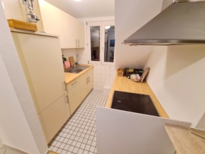 VERMIETET! Gemütliche 2-Zimmer DG-Wohnung (=2.OG) mit Dachterrasse – Top Lage Bornheim Nähe Parlamentsplatz