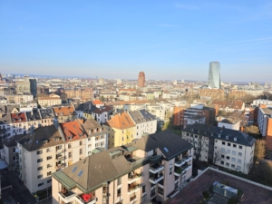 VERMIETET! TOP SKYLINEBLICK + POOL+SAUNA im Haus! Großes 1 Zimmer Apartment mit Balkon. – Sachsenhausen nahe Lokalbahnhof