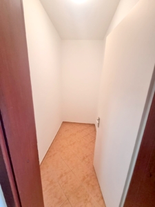 VERMIETET! WOW! TOP SKYLINEBLICK + POOL+SAUNA im Haus! Großes 1 Zimmer Apt. mit Balkon. – Sachsenhausen nahe Lokalbahnhof