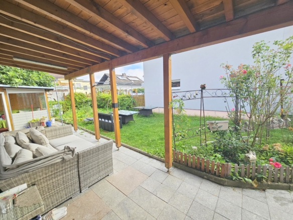 VERKAUFT! Perfekt für die Familie! Einfamilienhaus mit großem Garten – mitten in Schöneck/Büdesheim