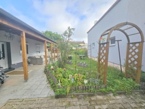 VERKAUFT! Perfekt für die Familie! Einfamilienhaus mit großem Garten – mitten in Schöneck/Büdesheim