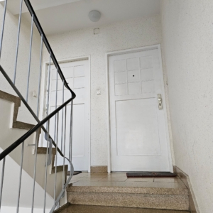 VERMIETET! Schick + gemütlich! 2- Zimmerwohnung inkl. EBK und mit Wintergarten zentral in Niederrad