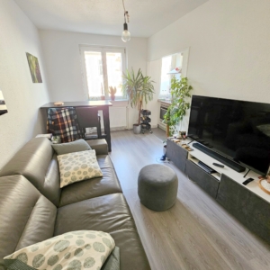 VERMIETET! Schick + gemütlich! 2- Zimmerwohnung inkl. EBK und mit Wintergarten zentral in Niederrad