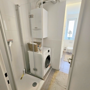 VERMIETET! Schick + gemütlich! 2- Zimmerwohnung inkl. EBK und mit Wintergarten zentral in Niederrad