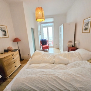 VERMIETET! WOW! Altbaucharme in Top Lage! Große 3 Zimmerwohnung mit Parkett, Kamin und Balkon in Sachsenhausen
