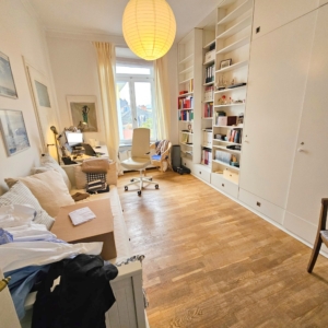 VERMIETET! WOW! Altbaucharme in Top Lage! Große 3 Zimmerwohnung mit Parkett, Kamin und Balkon in Sachsenhausen