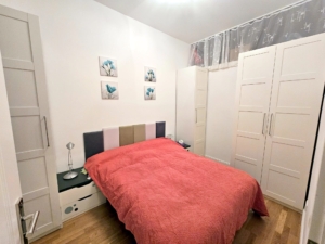VERMIETET! Möbliertes Wohnen auf Zeit: Schick möbliertes 2-Zimmer Apt mit Franz. Balkon & Parkettboden- zentr. Ostend Lage