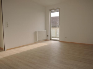 VERMIETET! Schicke + großzügige 2 Zimmerwohnung + großer Südbalkon + Klimaanlage – Ostend Grenze Bornheim