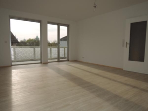 VERMIETET! Schicke + großzügige 2 Zimmerwohnung + großer Südbalkon + Klimaanlage – Ostend Grenze Bornheim