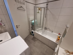 VERMIETET! Tolle 2 Zimmer Wohnung mit offener Küche inkl. Einbauküche und bodentiefen Fenstern – zentral in Langen