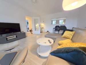 VERMIETET! Schicke + großzügige 2 Zimmerwohnung + großer Südbalkon + Klimaanlage – Ostend Grenze Bornheim
