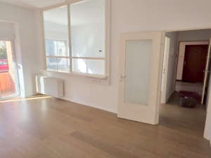 VERMIETET! PROVISIONSFREI! Attraktive 3 Büroräume + Balkon + 1 KFZ-Stellplatz in zentraler Ostend- Lage
